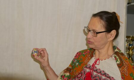 Відома майстриня у Покрові провела унікальний майстер-клас з розпису великодніх яєць – ось, що вийшло (фото)