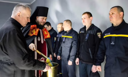 Священники ПЦУ освятили паски для рятувальників Нікополя (фото) 9
