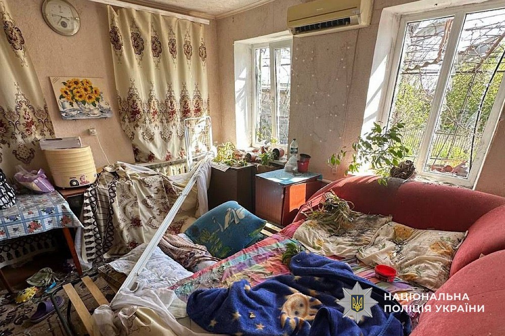 У Нікополі дрон влучив у дах будинку 3