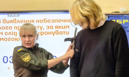 Військові 301 зенітної ракетної Нікопольської бригади провели урок мужності для школярівВійськові 301 зенітної ракетної Нікопольської бригади провели урок мужності для школярів