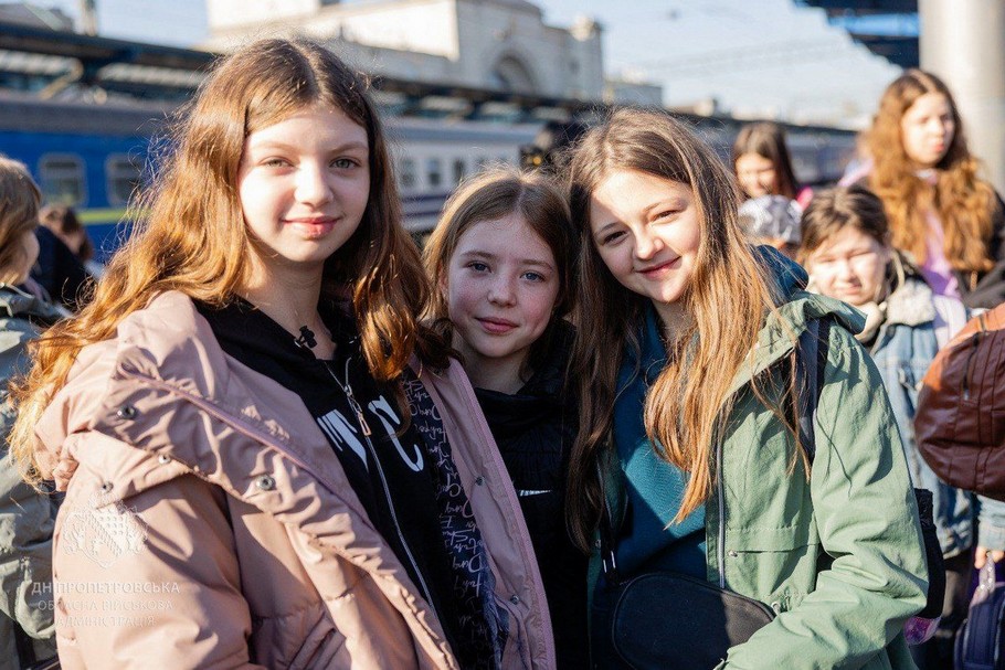 З відпочинку на Закарпатті повернулися 78 дітей Дніпропетровщини - Сергій Лисак 1 З відпочинку на Закарпатті повернулися 78 дітей Дніпропетровщини