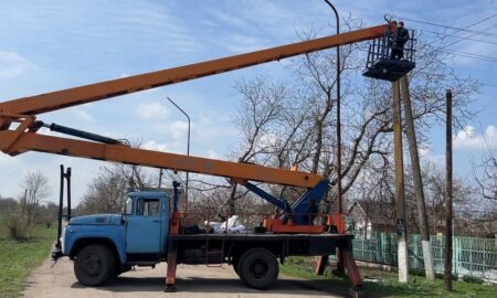 У Дмитрівці на Нікопольщині повертають світло на вулиці (фото)