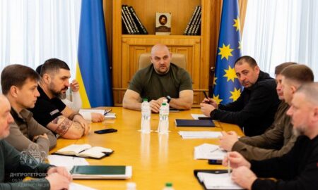 Безпека на прифронтових територіях і соціальні питання: начальник ДніпроОВА зустрівся з головами районів (фото)