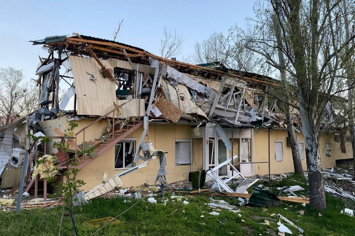 Ворог накрив Нікопольщину «Градами», по Дніпру вдарив ракетами – є руйнування (фото)