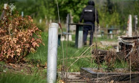 На кладовищах Нікопольщини вже виявляли міни «Пелюстки»: правила поведінки для громадян