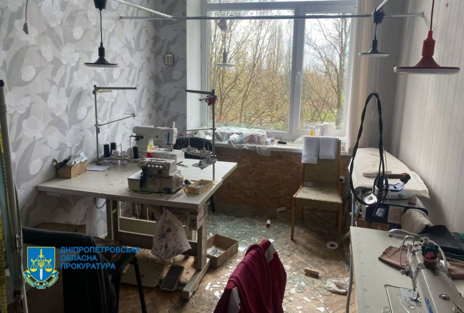 Поранені і руйнування: прокуратура показала наслідки обстрілів Нікопольщини 7 квітня 1 прокуратура показала наслідки обстрілів Нікополя 7 квітня 3