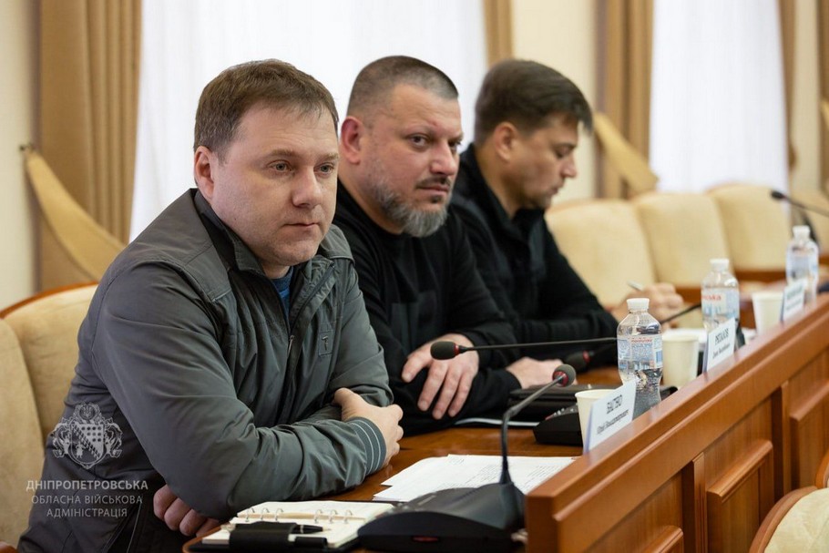 Освіта, медицина, інтернет: у Дніпро ОВА обговорили проблеми прифронтових громад 1 у Дніпро ОВА обговорили проблеми прифронтових громад 7