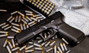 Продавав пістолети на Нікопольщині через інтернет по 8 тисяч гривень: викрито мешканця Одеської області