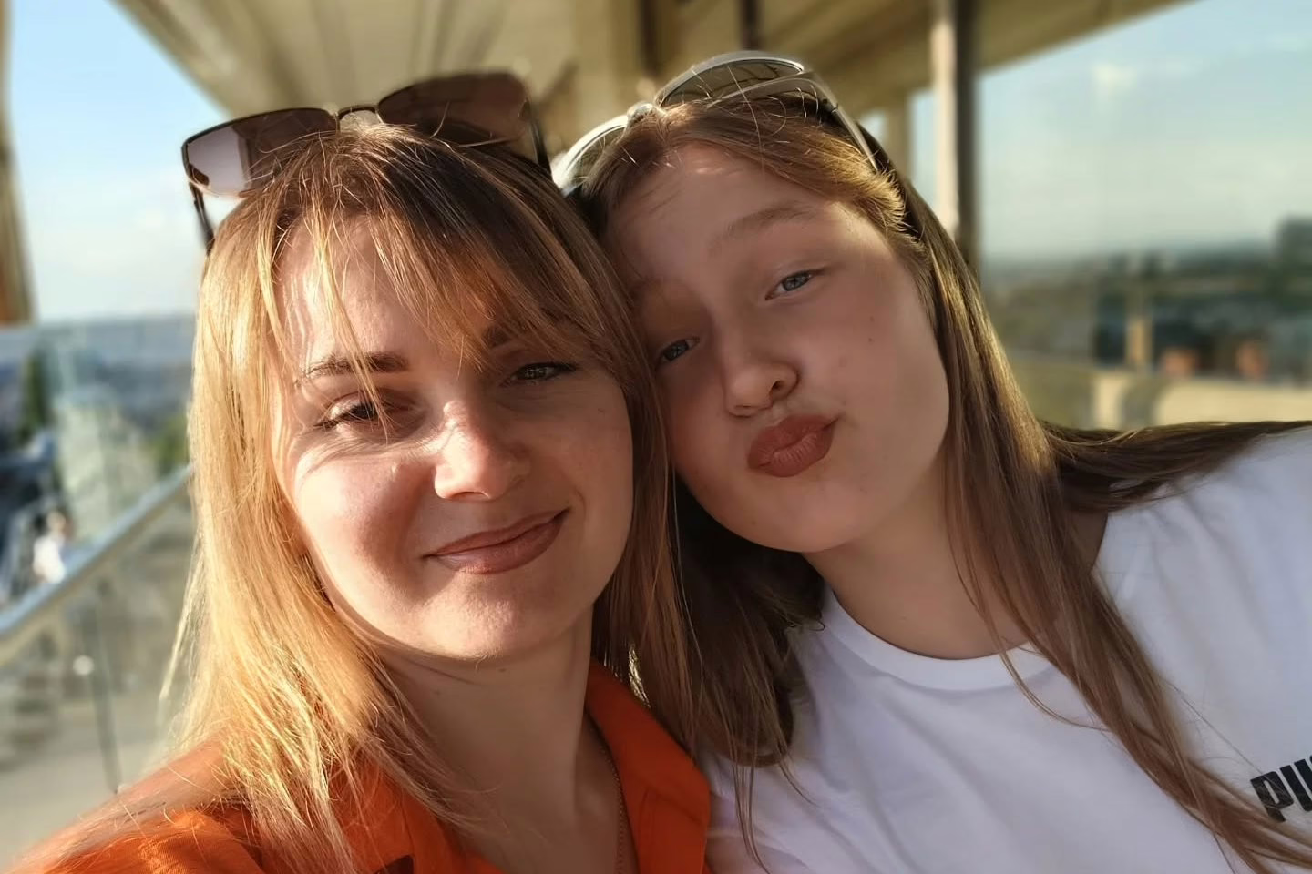 «Моє серце переповнене болем і безмежною вдячністю»: мама постраждалої в ДТП у Нікополі дівчинки звернулася до містян