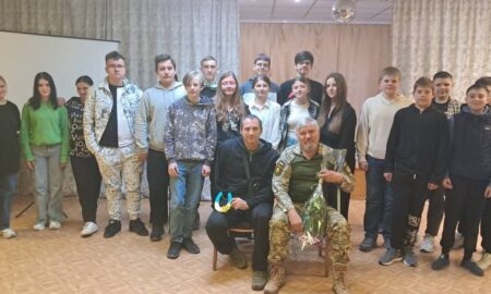 У Томаківці на Нікопольщині відбулася зворушлива зустріч. Ветерани завітали до ліцею, де поспілкувалися з дітьми.