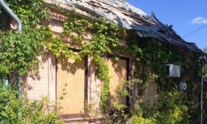 У Нікополі поранено жінку, також ворог гатив по району і обстріляв Синельниківщину