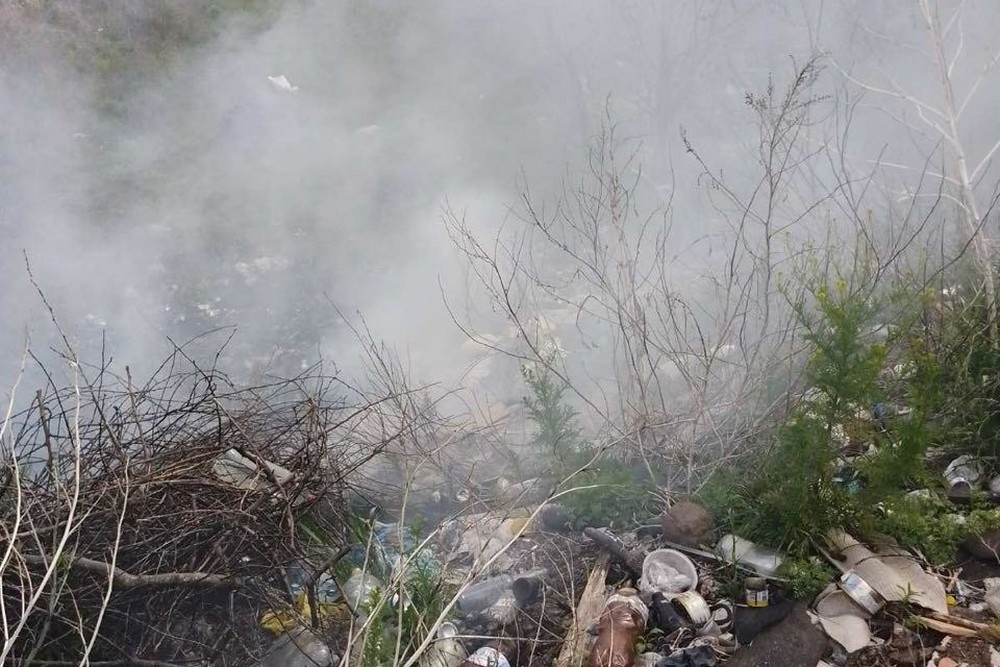 На Нікопольщині мешканці продовжують спалювати сміття, створюючи загрози навколишньому середовищу і власному здоров’ю