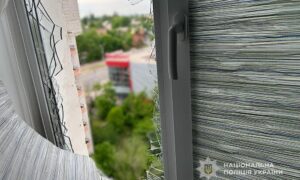 У Нікополі ворог вдарив по 14-поверхівці, під обстрілами також були Криворіжжя і Синельникіщина – є поранені
