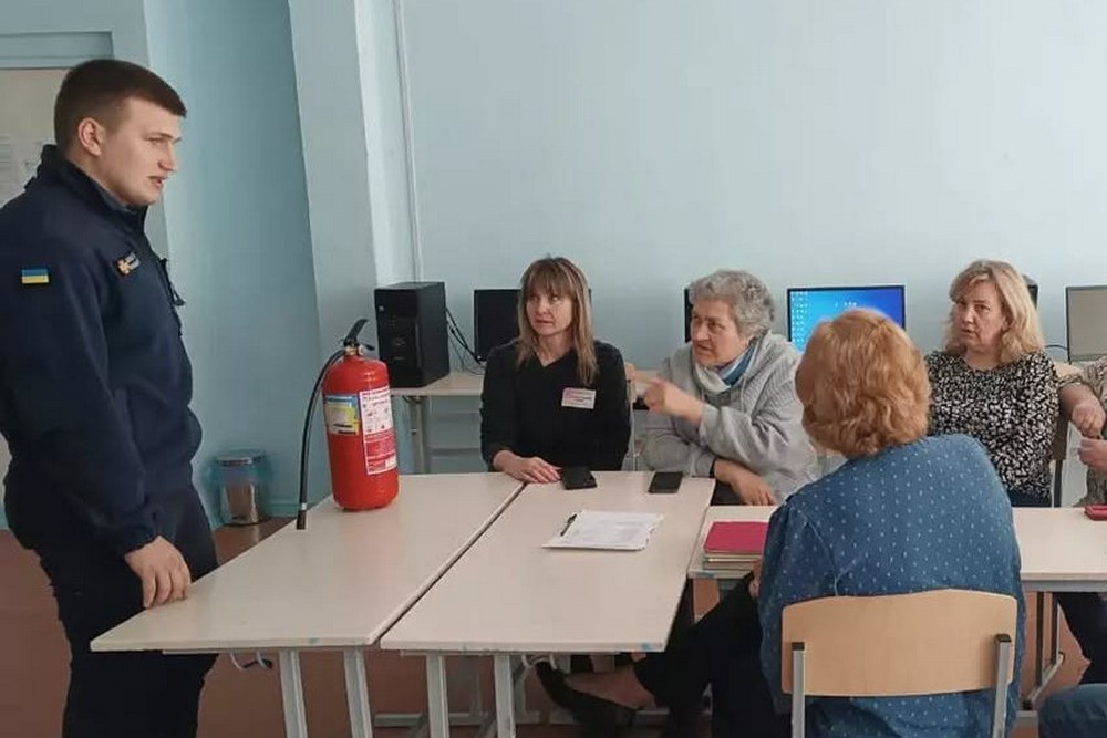 У Покрові провели інструктажі з педагогами напередодні НМТ 1 У Покрові провели інструктажі з педагогічним складом напередодні НМТ