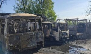 На Дніпропетровщині сьогодні окупанти атакували базу дорожньої компанії: поранено працівників, знищено техніку