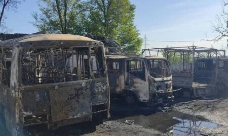 На Дніпропетровщині сьогодні окупанти атакували базу дорожньої компанії: поранено працівників, знищено техніку