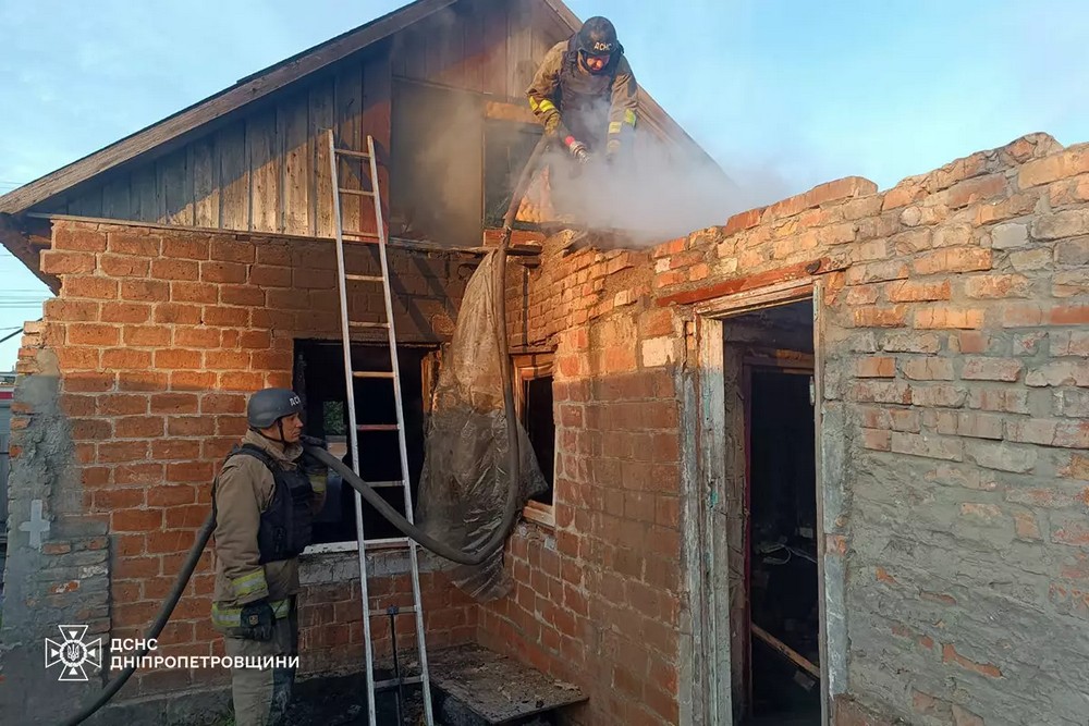 Смертельна пожежа у Нікополі сталася сьогодні вранці: є загиблий і постраждалі