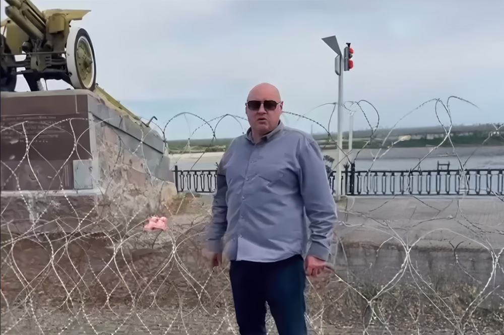 "Хай ці дитячі сандалики сняться вам щоночі!" Депутат з Нікополя звернувся до російських окупантів