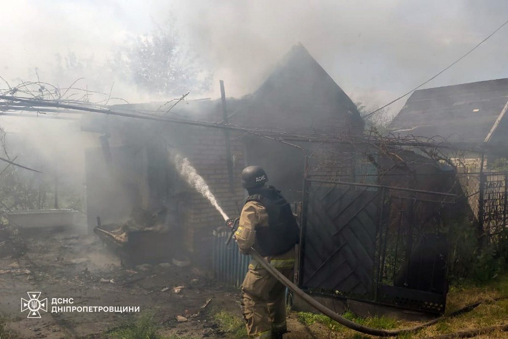 На Нікопольщині сьогодні ворожий дрон спричинив пожежу: подробиці