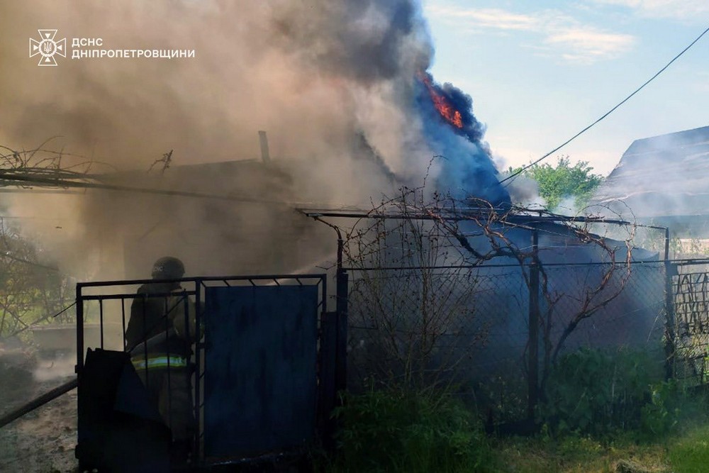 На Нікопольщині сьогодні ворожий дрон спричинив пожежу: подробиці