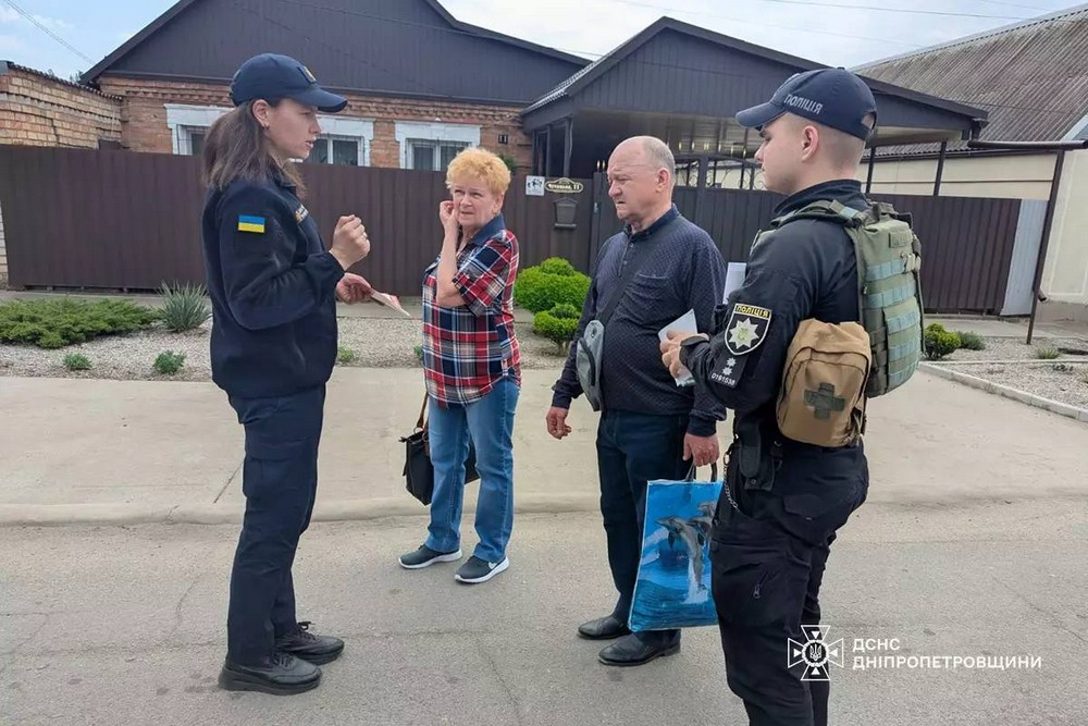 З мешканцями приватного сектору Нікополя, де під час пожежі було виявлено тіло чоловіка, провели бесіди
