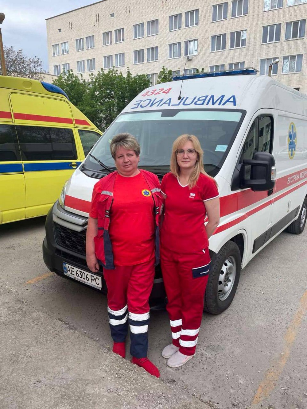 Пряме влучання по центральному ринку і атака посеред вулиці: як медики Нікопольщини рятували поранених внаслідок ворожих ударів