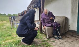 На Нікопольщині БФ «Янголи Спасіння» з травня допомагає самотнім літнім людям  (фото)