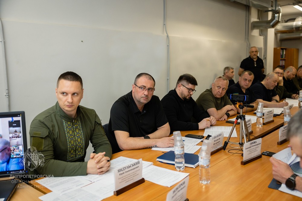 Ремонт стратегічних автошляхів, дозвіл навігації по Дніпру: що обговорювала Рада оборони Дніпропетровщини