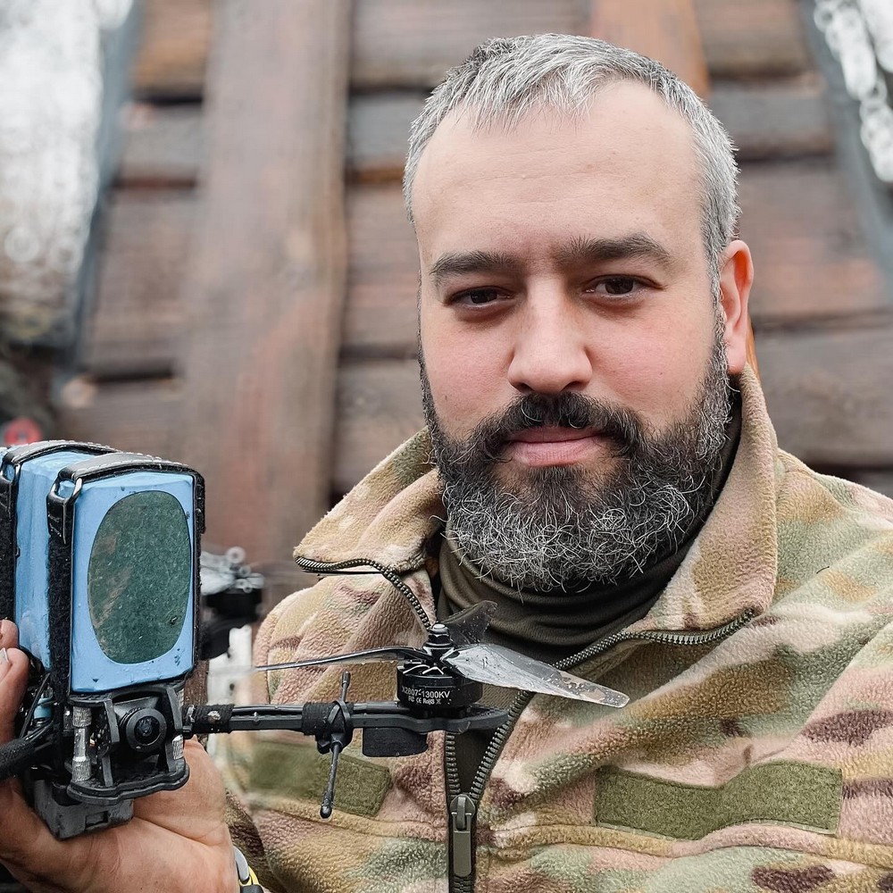 «Тепер немає ні Каховського моря, ні будинку, а вчора не стало і тебе»: друзі загиблого воїна з Нікополя присвячують йому щемливі слова
