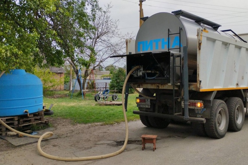 Томаківська громада отримала нову утеплену цистерну для перевезення води