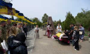 Був одним із найкращих… У Нікополі сьогодні провели в останню путь полеглого Захисника Олексія Якубенка (фото)