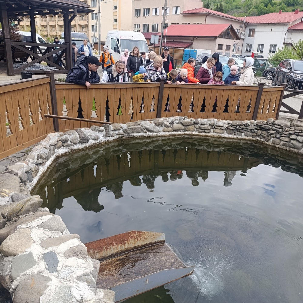 Особливі діти з Нікополя разом з мамами відпочивають на Закарпатті: фото
