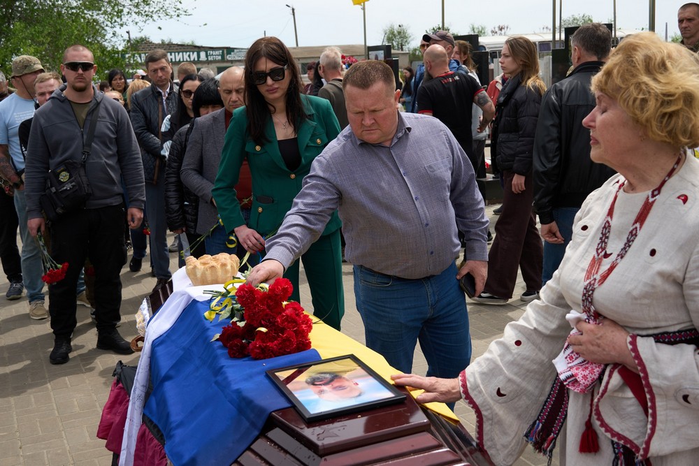 У Нікополі сьогодні провели в останню путь полеглого Захисника Олексія Якубенка: фото