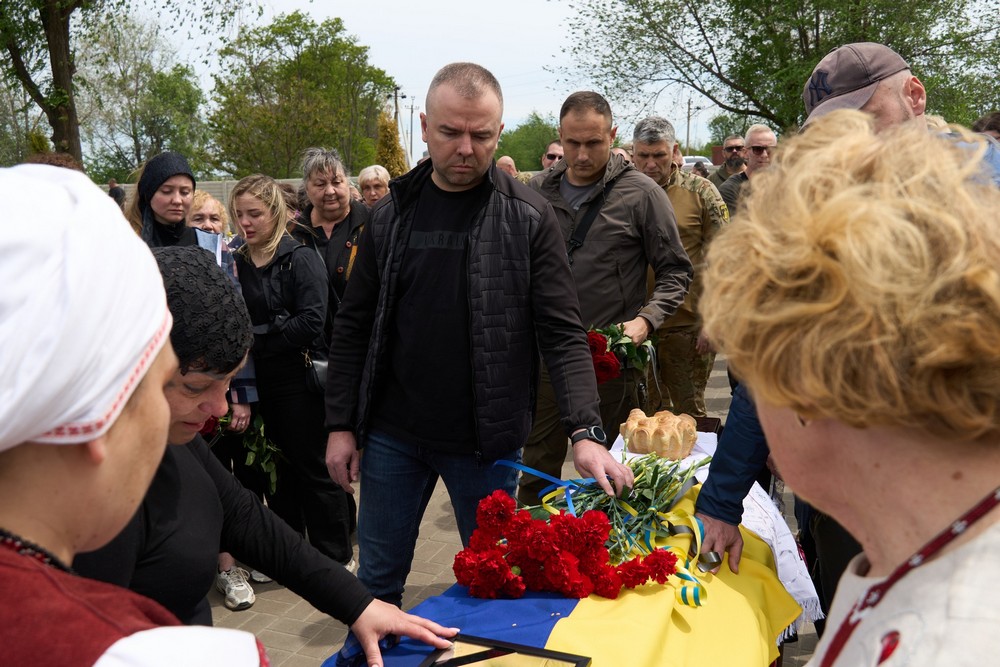 У Нікополі сьогодні провели в останню путь полеглого Захисника Олексія Якубенка: фото