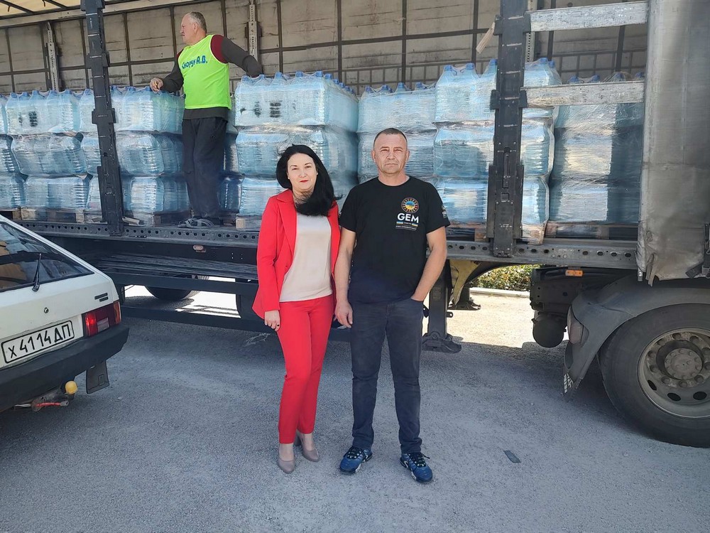 Ось так у Томаківці роздавали воду у п'ятницю