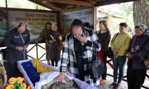 Його серце билося за Україну: у Нікополі сьогодні провели в останню путь полеглого Героя (фото)