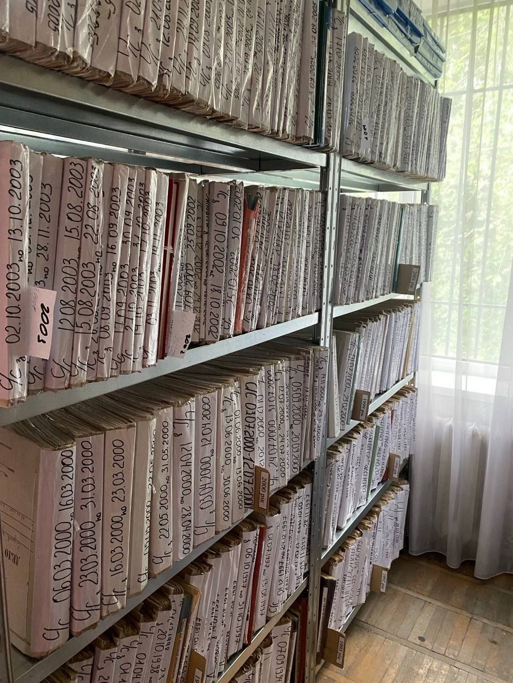 З Нікопольщини та інших прифронтових території області евакуюють нотаріальні архіви