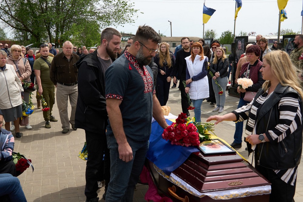 У Нікополі сьогодні провели в останню путь полеглого Захисника Олексія Якубенка: фото