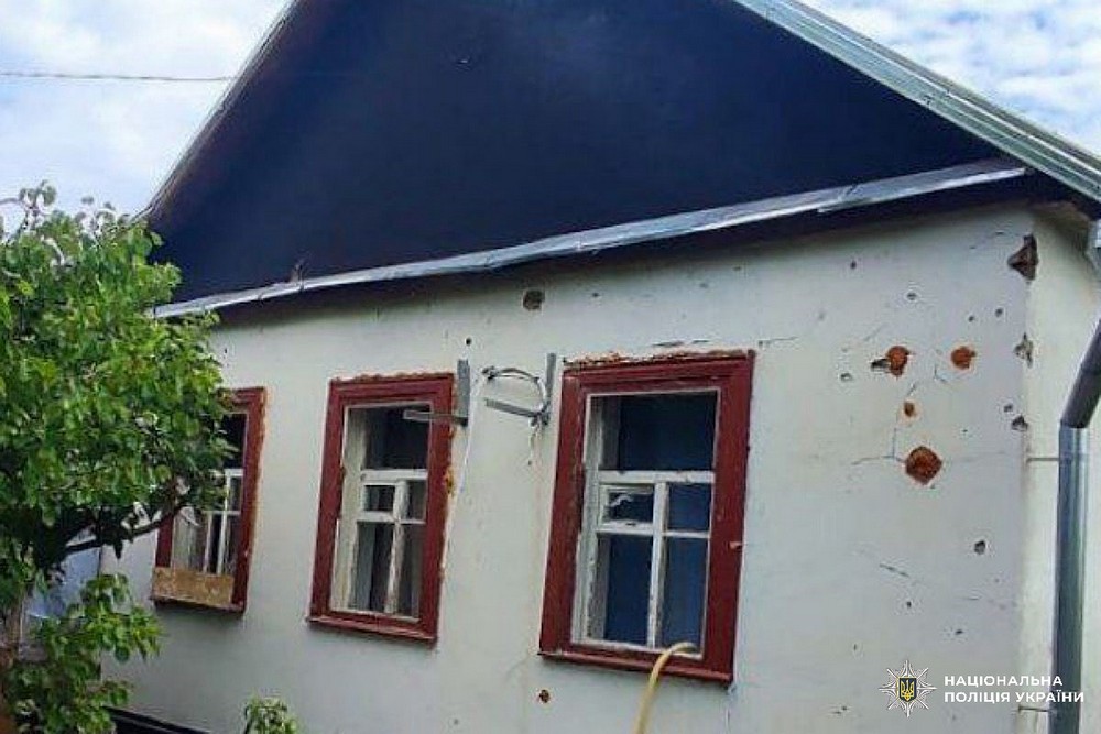 Ворог обстріляв багатоповерхівку і підприємство у Нікополі, вдарив по Синельниківському і Павлоградському районам – поліція