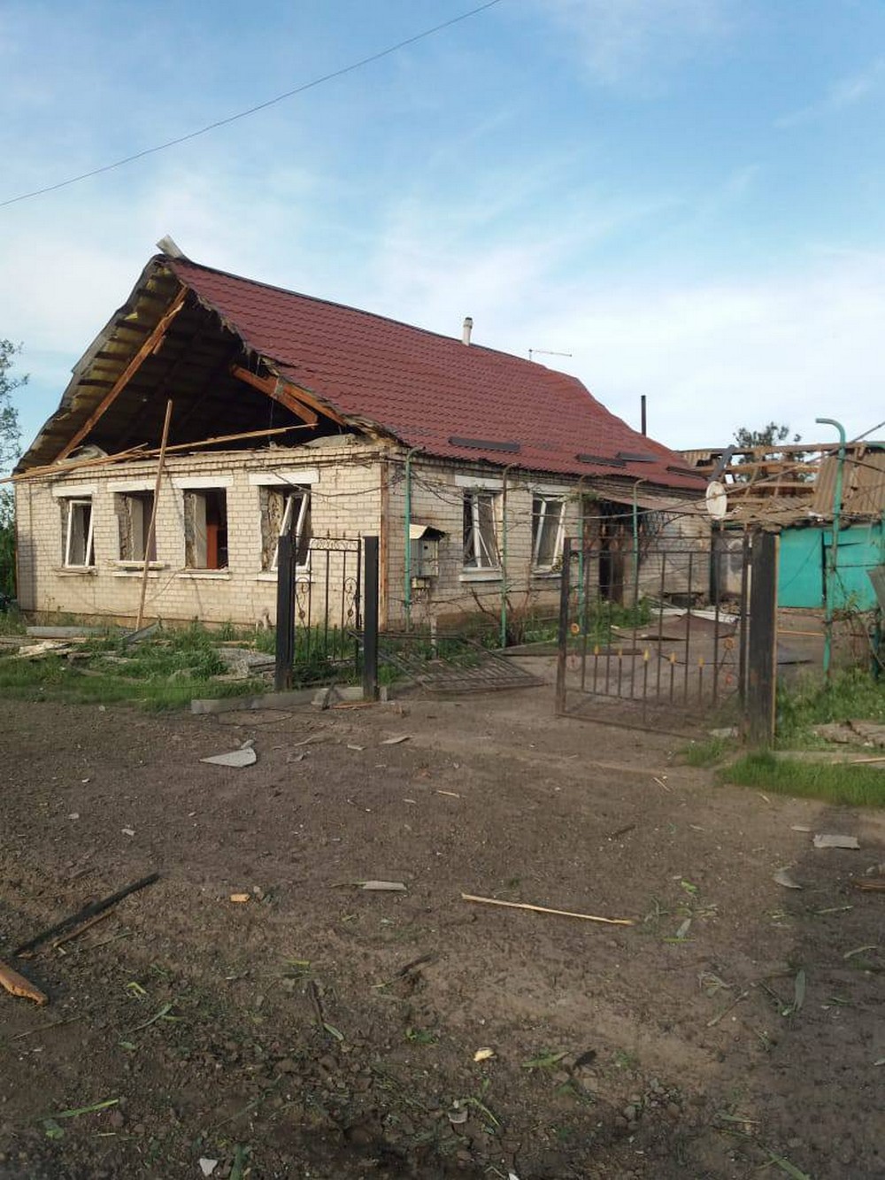 Ворог накрив Нікопольщину «Градом», бив по Кам’янському і Синельниківському районах, в області працювала ППО (фото)