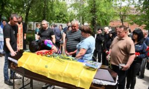 Був мобілізований 18 квітня, а 10 травня загинув: у Нікополі провели в останню путь Захисника (фото)