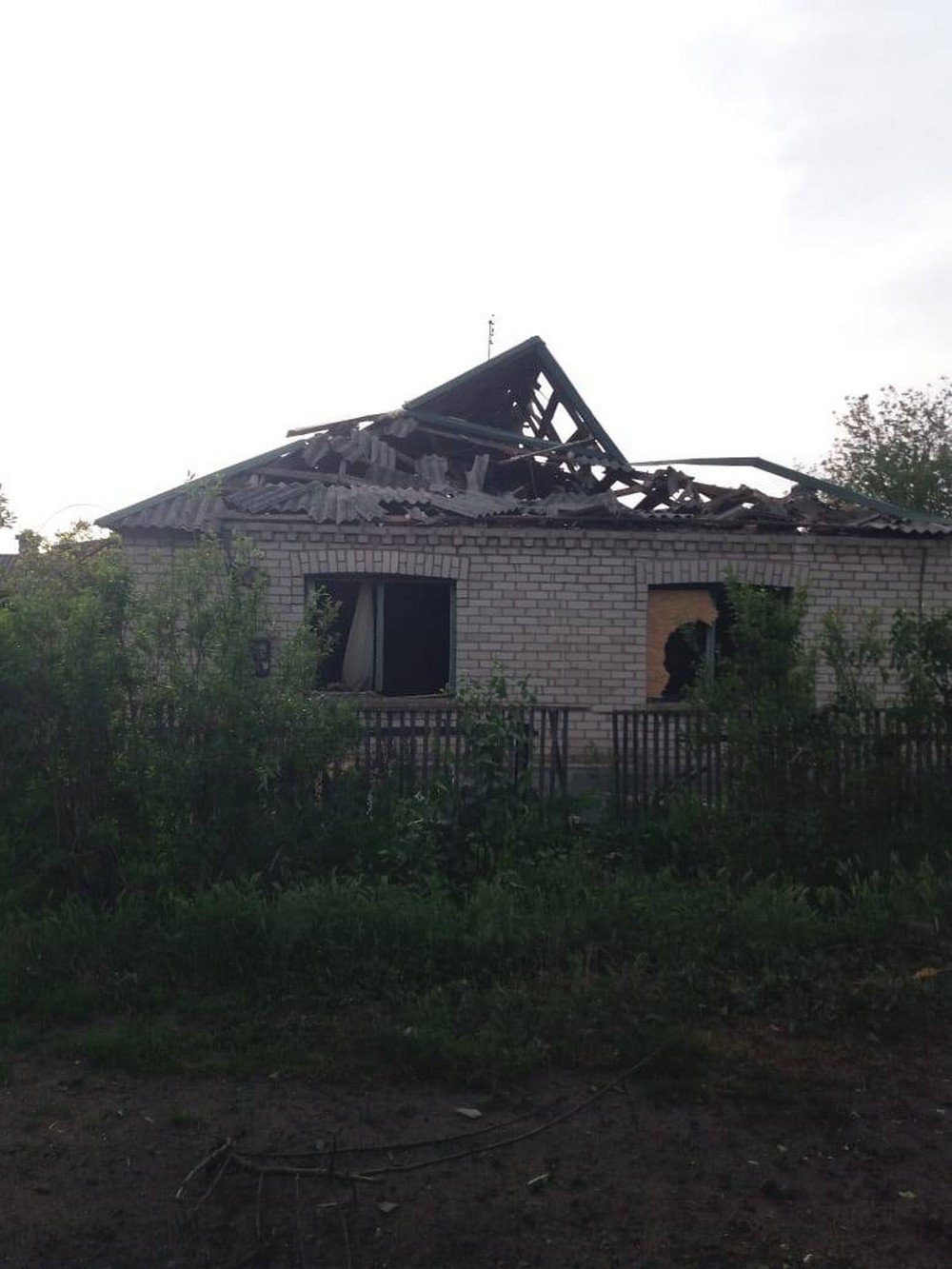 Ворог накрив Нікопольщину «Градом», бив по Кам’янському і Синельниківському районах, в області працювала ППО (фото)