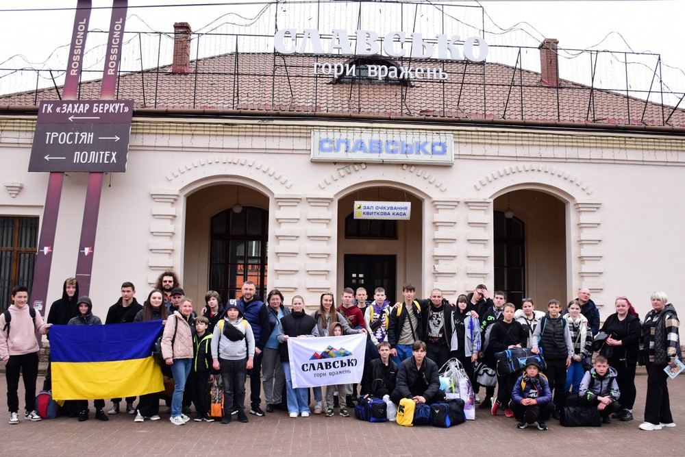 Гроші на воду і на відпочинок дітей: Славське допомагає Мирівській громаді на Нікопольщині