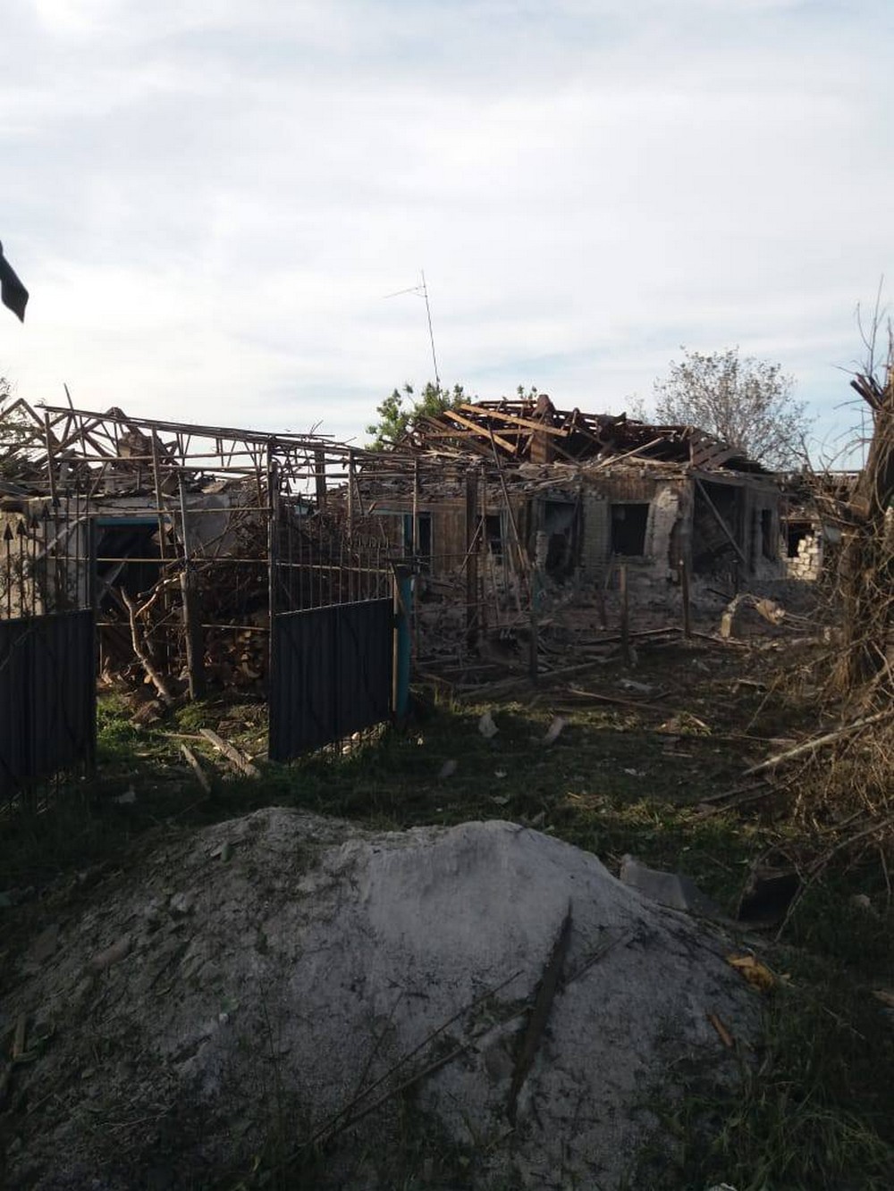 Ворог накрив Нікопольщину «Градом», бив по Кам’янському і Синельниківському районах, в області працювала ППО (фото)