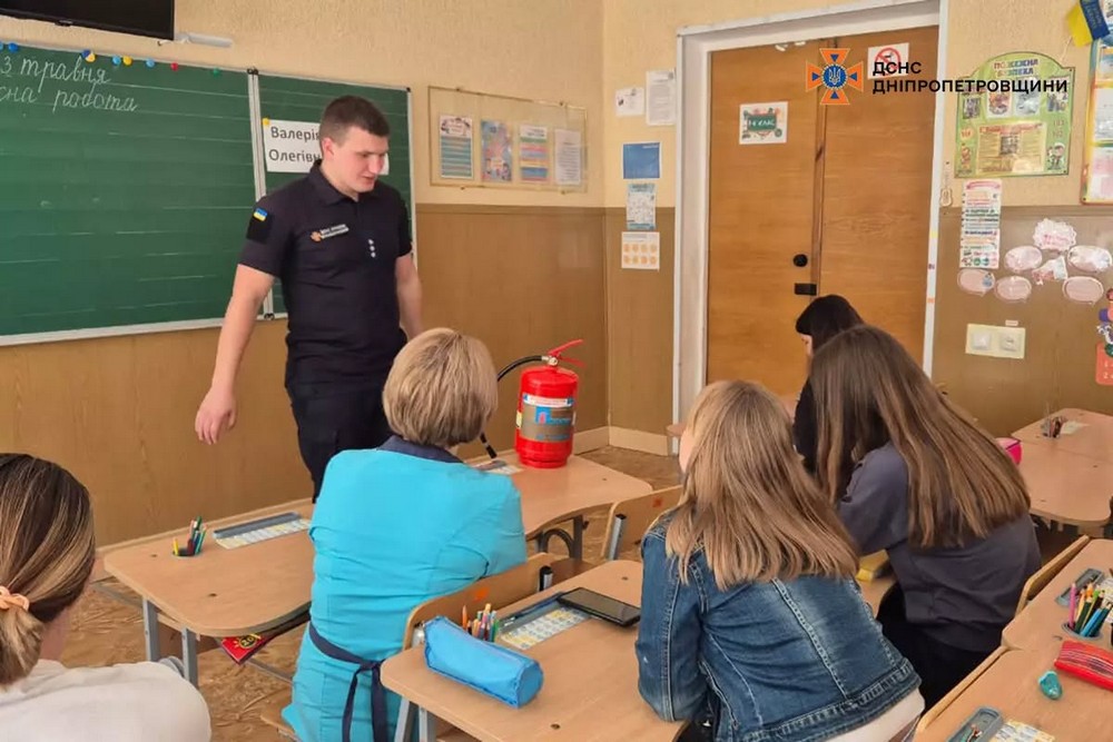 У Покрові провели інструктажі з педагогічним складом напередодні НМТ