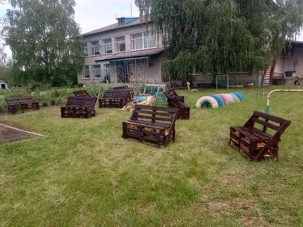 На Нікопольщині активна молодь упорядкувала територію в громаді: фото