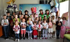 «Солодке королівство» і «листи від Гаррі Поттера»: у дитячій лікарні Нікополя відбувся яскравий захід для маленьких пацієнтів (фото)