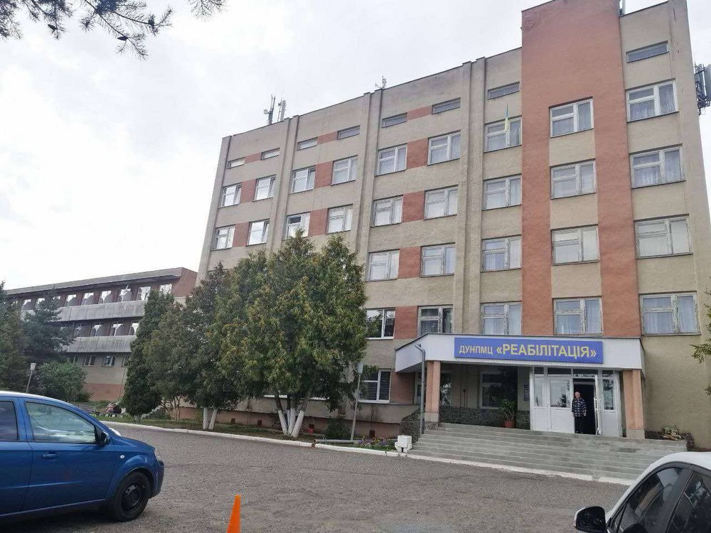 Мама трьох дітей з Нікополя грає у театрі переселенців в Ужгороді - тепла розмова про життя в евакуації, творчість і мрії про дім Мама трьох дітей з Нікополя грає у театрі переселенців в Ужгороді - тепла розмова про життя в евакуації, творчість і мрії про дім