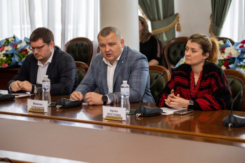 Дві медичні сестри Нікопольського реабілітаційного центру отримали подяки від обласної ради (фото) 4
