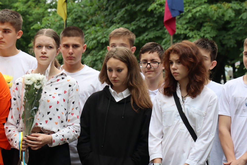 В Покрові сьогодні відкрили меморіальні дошки полеглому Захиснику: фото